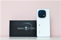 iQOO13和一加13哪个好?一加13和iQOO13全面区别对比评测