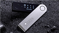 哪个冷钱包更值得投资?对比Ledger Stax与Ledger Flex冷钱包