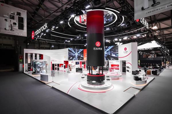 awe2025 盛大启幕：全球“双冠王”石头科技携黑科技新品再攀巅峰
