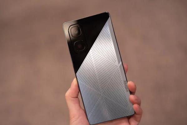外媒评出 mwc 2025 五大奇特智能手机 传音占据三款