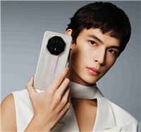 放弃曲屏形态！华为 Mate 80 全系或将采用直屏设计